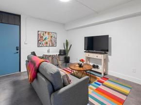 Clever Studio with Queen Bed, City Walkable!